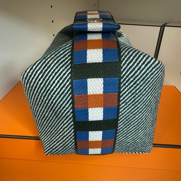 Brand New Hermes Bride-a-Brac au Carre case, small model Vert Forêt - Picture 7 of 13